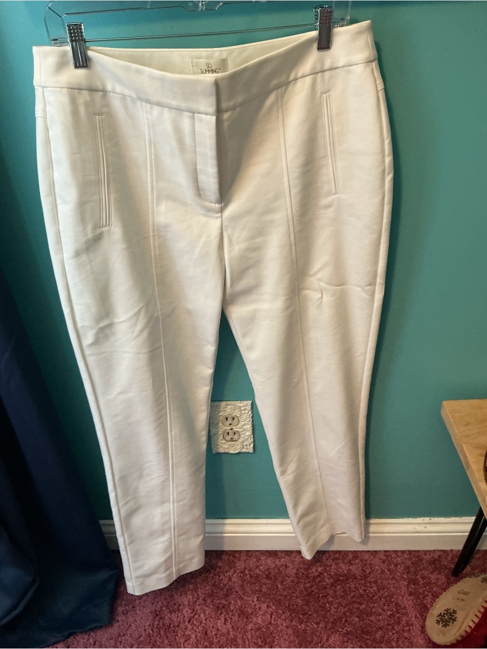 Chico's So Slimming White Cropped Slim Ponte Pants